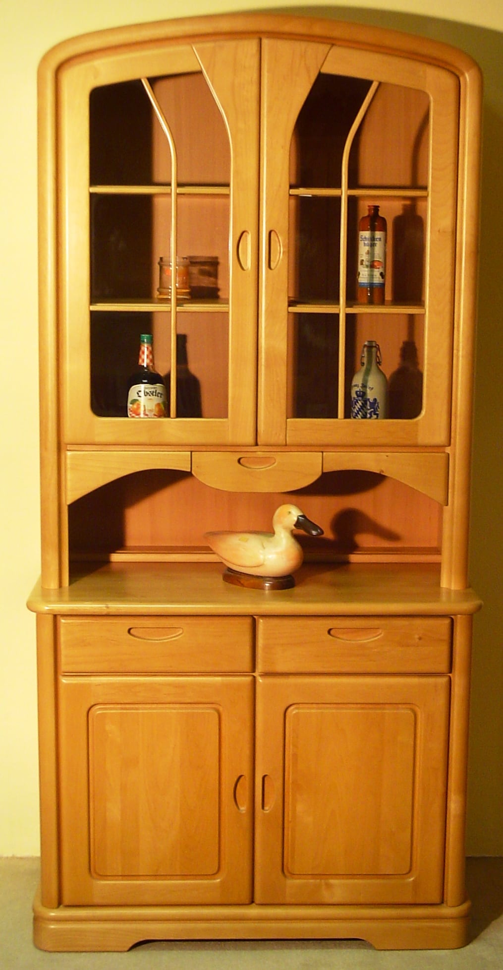 Glas-Vitrine in Erle Massiv – Bild 2